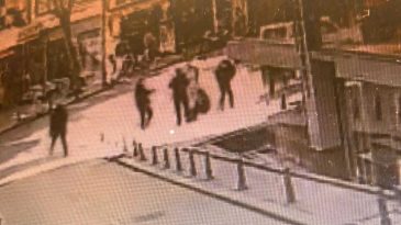 Fatih'te silahlı saldırıya uğrayan kurye hayatını kaybetti! Dehşet anları kamerada