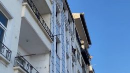 Fatih&rsquo;teki bir otelde Alman turistin sır &ouml;l&uuml;m&uuml;&hellip; Bir bakkaldan yardım istemiş