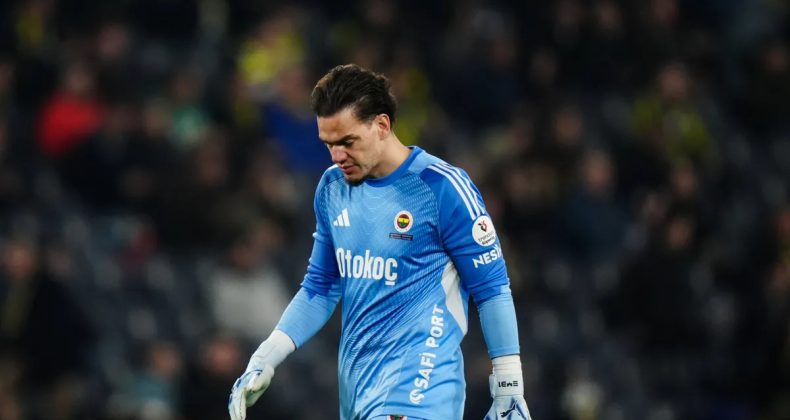 Fenerbah&ccedil;e-Beşiktaş derbisinde g&ouml;zler kalecilerde