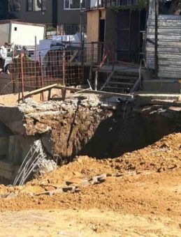 Fenerbah&ccedil;e Chobani Stadyumu Yanındaki İnşaatta Korkutan &Ccedil;&ouml;kme