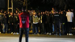 Fenerbah&ccedil;e Taraftarından Futbolculara Tepki!