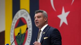 Fenerbah&ccedil;e Y&ouml;netiminden Taraftara Forma Hediyesi!