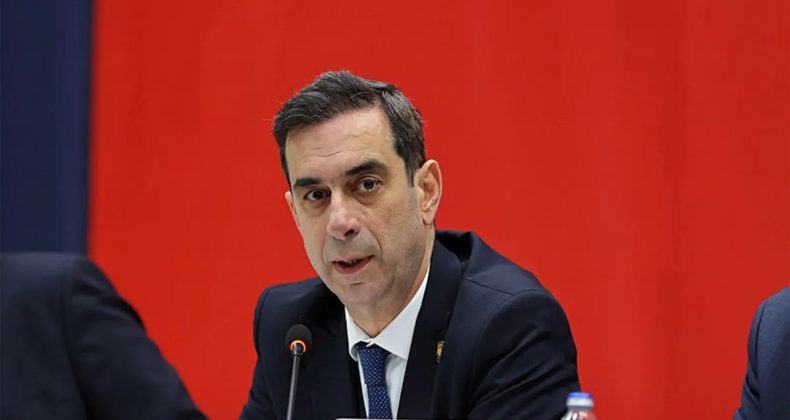 Fenerbah&ccedil;e Y&uuml;ksek Divan Kurulu Başkanı Şekip Mosturoğlu: "İnisiyatif rakibimize ge&ccedil;ti"