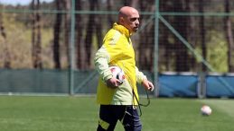 Fenerbah&ccedil;e'de Başakşehir Ma&ccedil;ı Mesaisi S&uuml;r&uuml;yor!