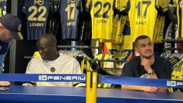Fenerbah&ccedil;e'de Kante ve Levent Mercan Taraftarlarla Buluştu!