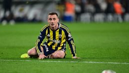 Fenerbah&ccedil;e&rsquo;de Kerem Akt&uuml;rkoğlu&rsquo;ndan faul tepkisi! &lsquo;Skandal bir karar&rsquo;