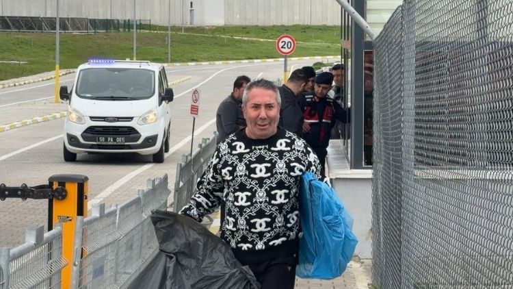 Fenomen Murat &Ouml;v&uuml;&ccedil;, cezaevinden &ccedil;ıktı… İşte &Ouml;v&uuml;&ccedil;'&uuml;n son hali