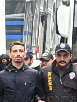 Futbolcu Mert Hakan Yandaş hakim karşısına &ccedil;ıkacak; futbolcular destek i&ccedil;in geldi