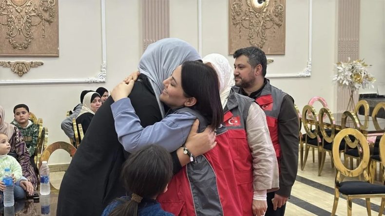 Gazzeli Hastalar Seslendi: T&uuml;rkiye Olarak Sizden G&uuml;&ccedil; Alıyoruz, Siz Dik Durun, Bizi Bırakmayın