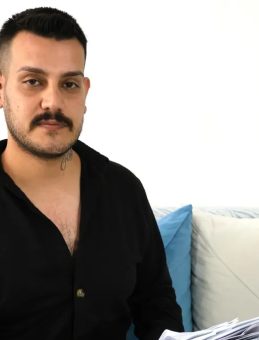 Gen&ccedil; Adam Kabusu Yaşadı! Arkadaşına G&uuml;vendi, IBAN&rsquo;ını Verdi, Hayatı Karardı!