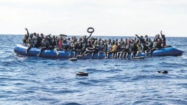 G&ouml;&ccedil;men Botunda 19 Kişi Hayatını Kaybetti