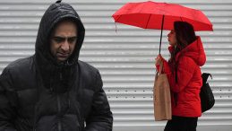 G&ouml;k g&uuml;r&uuml;lt&uuml;l&uuml; sağanak geliyor! Meteoroloji a&ccedil;ıkladı: Şiddetli yağış ve r&uuml;zgar etkili olacak | 'İstanbul'a ulaştı' dedi ve uyardı: G&uuml;neye doğru gidecek