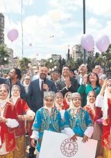 G&ouml;ky&uuml;z&uuml;ne Mor Balonlar Bırakıldı
