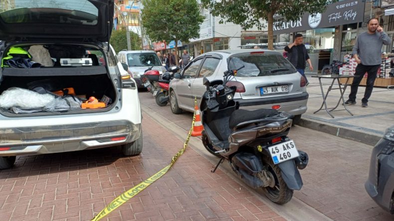 Hafif ticari ara&ccedil; ile &ccedil;arpışan motosikletin s&uuml;r&uuml;c&uuml;s&uuml; Sude, hayatını kaybetti