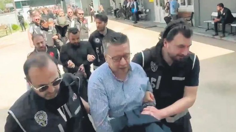 Halfeti Belediyesi&rsquo;ne &lsquo;yolsuzluk&rsquo; operasyonu: 29 tutuklama