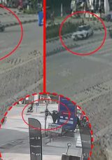 Hatay&rsquo;da akılalmaz kaza! Motosiklet otomobile ok gibi saplandı: S&uuml;r&uuml;c&uuml;n&uuml;n metrelerce havaya u&ccedil;tuğu anlar kamerada&hellip;