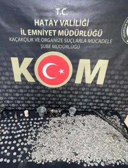 Hatay&rsquo;da polis ekiplerini şaşırtan baskın: Binlerce tarihi eser ele ge&ccedil;irildi!