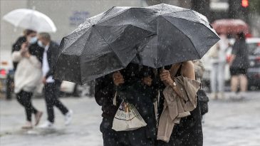 Hava sıcaklıkları aniden d&uuml;şecek&hellip;. Meteoroloji&rsquo;den uyarı: Yağış ve kar geliyor