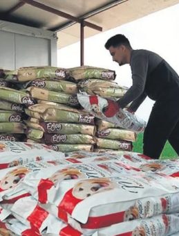 Hayvanseverlerden Can Dostlara 2 Ton Mama Desteği