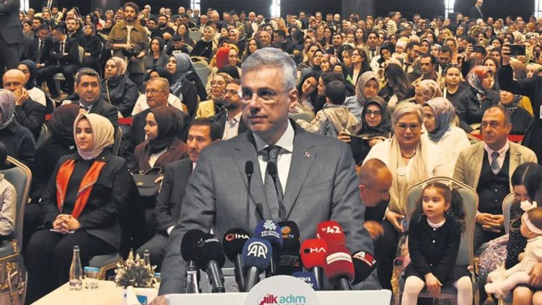 Her Anne Adayının Yanında Bir Ebe Olacak