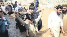 Heyelan ve seller iki &uuml;lkeyi sarstı: 108 &ouml;l&uuml;