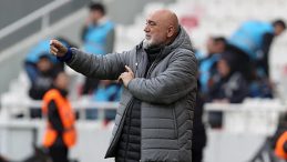 Hikmet Karaman: S&uuml;per Lig'i hedefleyen takım kuracağız