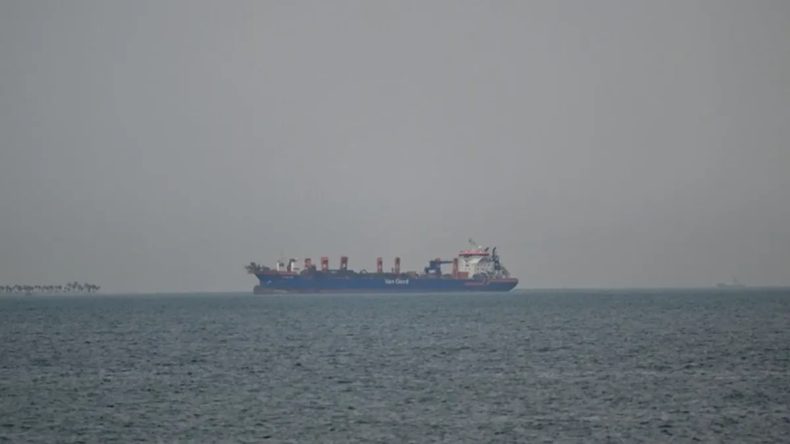 Hindistan Bayraklı Gemi H&uuml;rm&uuml;z Boğazı'nı Ge&ccedil;ti!