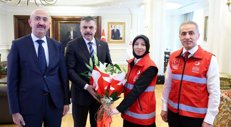 İ&ccedil;işleri Bakanı &Ccedil;ift&ccedil;i, G&ouml;&ccedil; İdaresi Başkanlığı Heyetini Kabul Etti