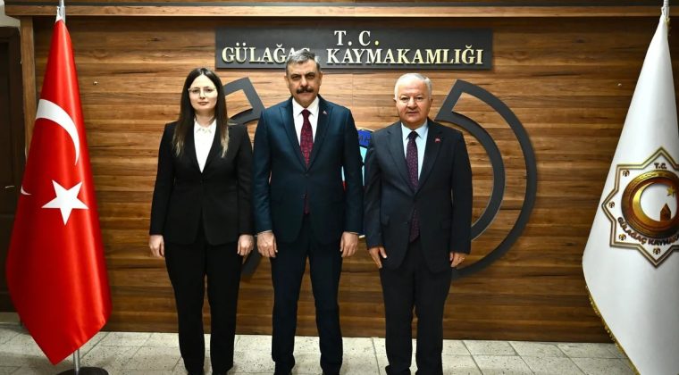 İ&ccedil;işleri Bakanı &Ccedil;ift&ccedil;i G&uuml;lağa&ccedil; Kaymakamlığını Ziyaret Etti