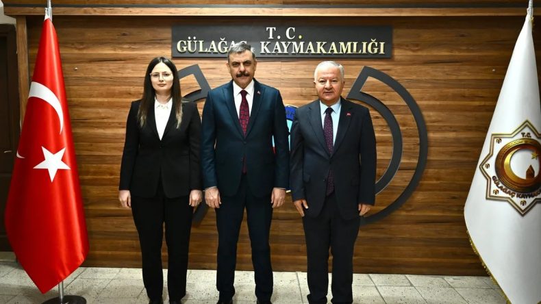 İ&ccedil;işleri Bakanı &Ccedil;ift&ccedil;i G&uuml;lağa&ccedil; Kaymakamlığını Ziyaret Etti