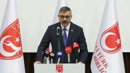 İ&ccedil;işleri Bakanı &Ccedil;ift&ccedil;i'den "B&uuml;y&uuml;k ve g&uuml;&ccedil;l&uuml; T&uuml;rkiye" mesajı