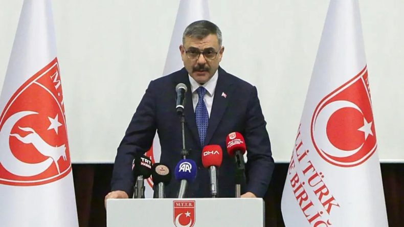 İ&ccedil;işleri Bakanı &Ccedil;ift&ccedil;i'den "B&uuml;y&uuml;k ve g&uuml;&ccedil;l&uuml; T&uuml;rkiye" mesajı