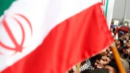 İran Devrim Muhafızları Komutanı Tengsiri i&ccedil;in Tahran'da cenaze t&ouml;reni d&uuml;zenlendi