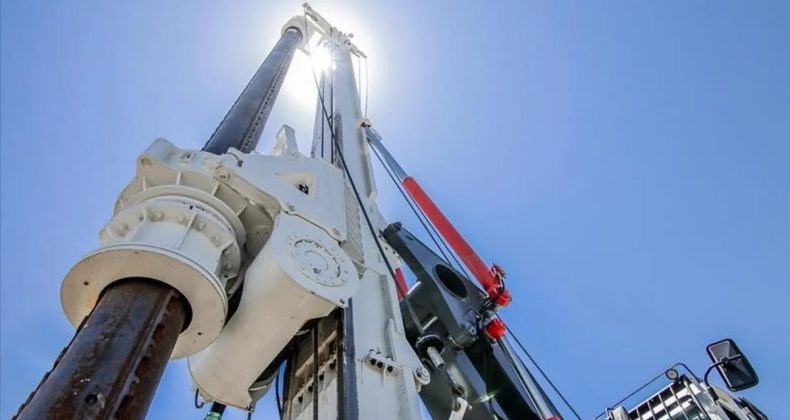 İran'dan Lavan Petrol Rafinerisi A&ccedil;ıklaması: 2 Ayda Eski Kapasitesinin Y&uuml;zde 80'ine Ulaşacak