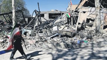 İran&rsquo;a 40 G&uuml;nde 10 Bin Hava Saldırısı Yapıldı