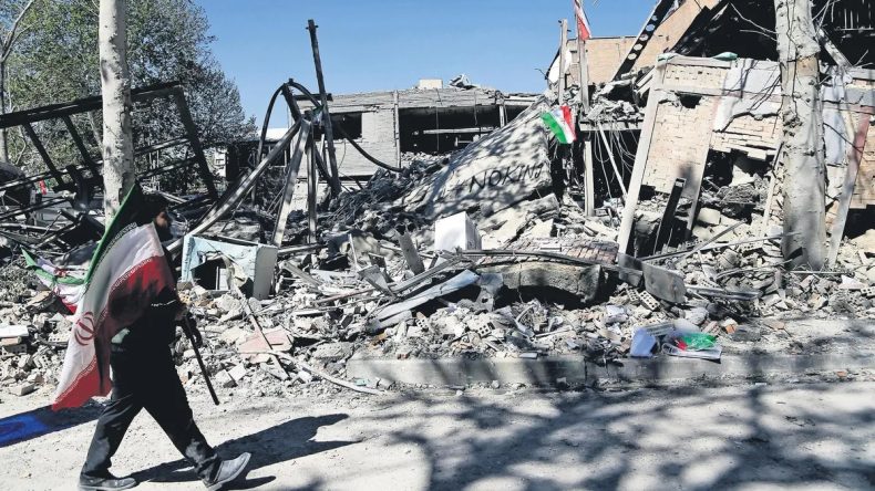 İran’a 40 Günde 10 Bin Hava Saldırısı Yapıldı