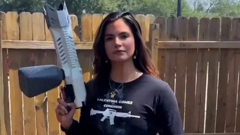 İslam karşıtı kadın provokat&ouml;r&uuml;n İngiltere'ye girişine iptal