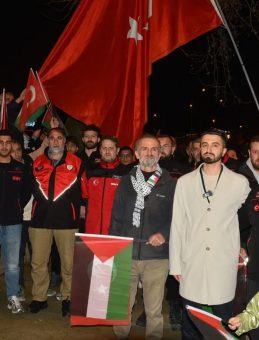 İsrail&rsquo;in Filistinlileri İdam Kararına Tepki! İdam Yasası Y&uuml;zlerce Ara&ccedil;lık Konvoyla Protesto Edildi