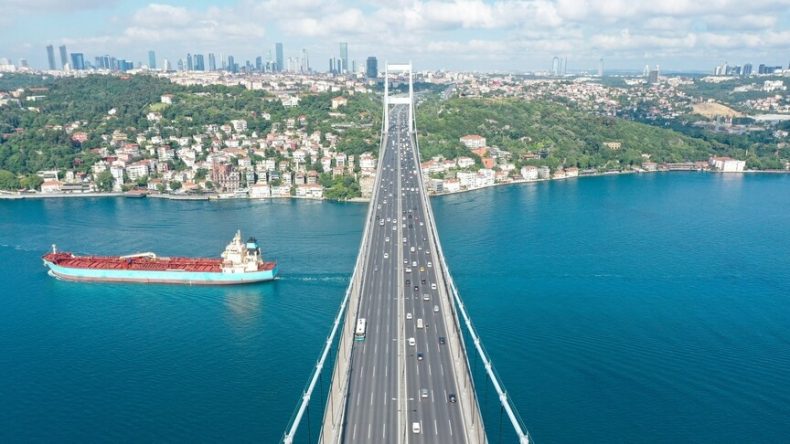 İstanbul Boğazı Deniz Trafiğine Kapatılacak