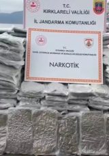 İstanbul a&ccedil;ıklarında 200 kilo skunk ele ge&ccedil;irildi