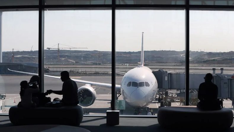 İstanbul Havalimanı'nda İran u&ccedil;uşları 56 g&uuml;n sonra yeniden başladı