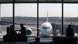 İstanbul Havalimanı'nda İran u&ccedil;uşları 56 g&uuml;n sonra yeniden başladı