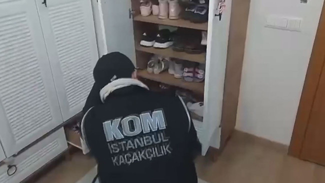 İstanbul merkezli 12 ilde FET&Ouml; operasyonu 17 g&ouml;zaltı