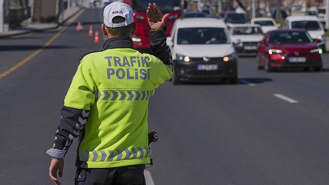 İstanbul Valiliği duyurdu: Yarın bu yollar trafiğe kapanacak