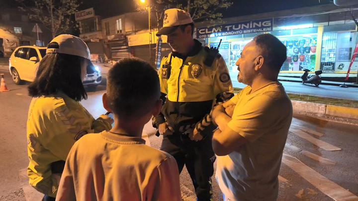 İstanbul'da 13 Yaşındaki &Ccedil;ocuk Ara&ccedil; Kullanırken Yakalandı: 40 Bin Lira Ceza