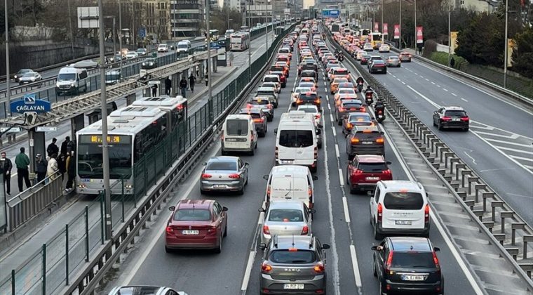 İstanbul'da bazı yollar yarın trafiğe kapatılacak