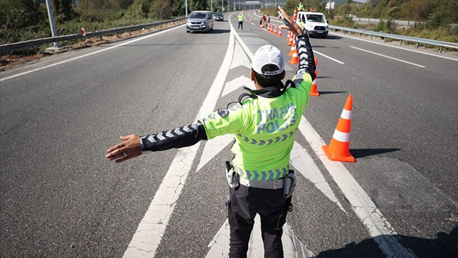 İstanbul'da bug&uuml;n ve yarın bazı yollar trafiğe kapatılacak