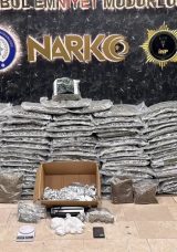 İstanbul'da Narkotik Operasyonu: &Ccedil;uval &Ccedil;uval Zehir Bulundu