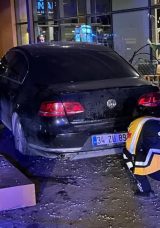 İstanbul'da Otomobil Kafeye Daldı: 6 Kişi Yaralandı