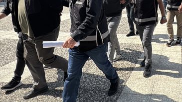 İstanbul'da su&ccedil; &ouml;rg&uuml;t&uuml; operasyonunda 21 ş&uuml;pheli tutuklandı